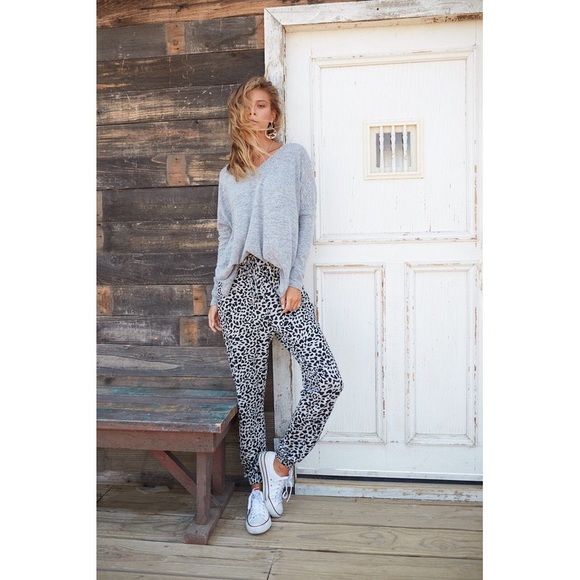 PREVIEW Sweet Spot Gray Leopard Print Joggers - Picture 5 of 10